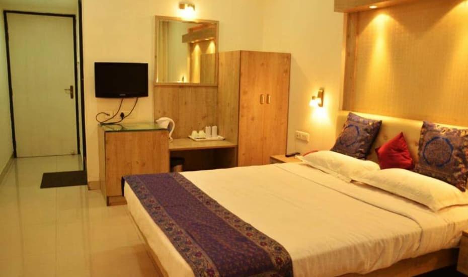 Rass Hotel Kanpur Exterior foto