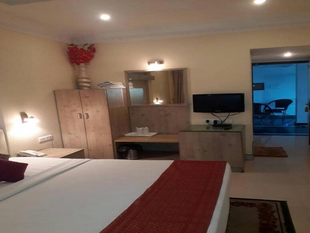 Rass Hotel Kanpur Exterior foto