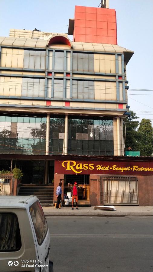 Rass Hotel Kanpur Exterior foto