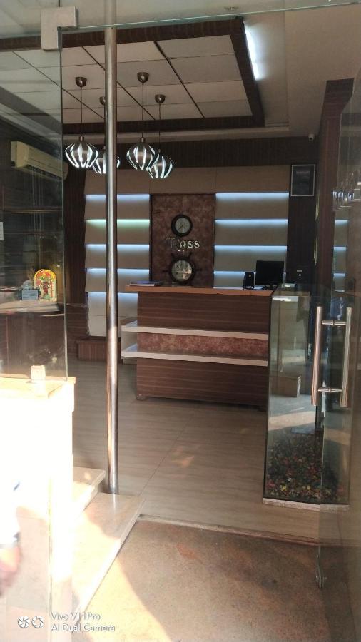 Rass Hotel Kanpur Exterior foto