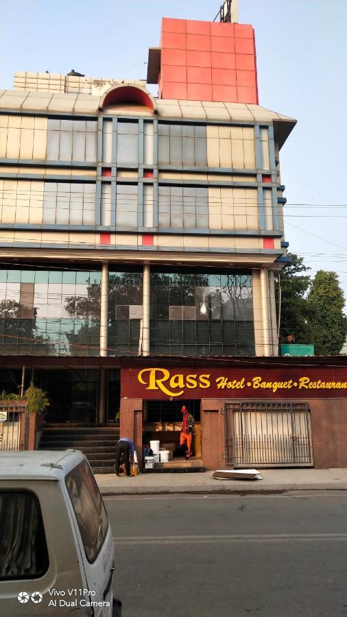 Rass Hotel Kanpur Exterior foto