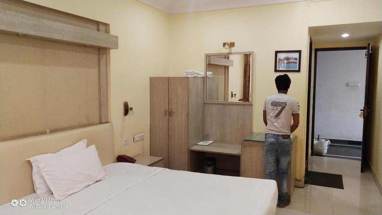 Rass Hotel Kanpur Exterior foto